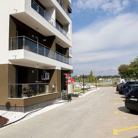 Airport Residence - Across From Otopeni Airport Esterno foto