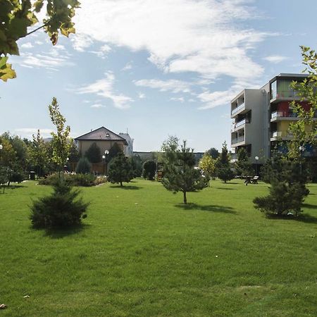Airport Residence - Across From Otopeni Airport Esterno foto